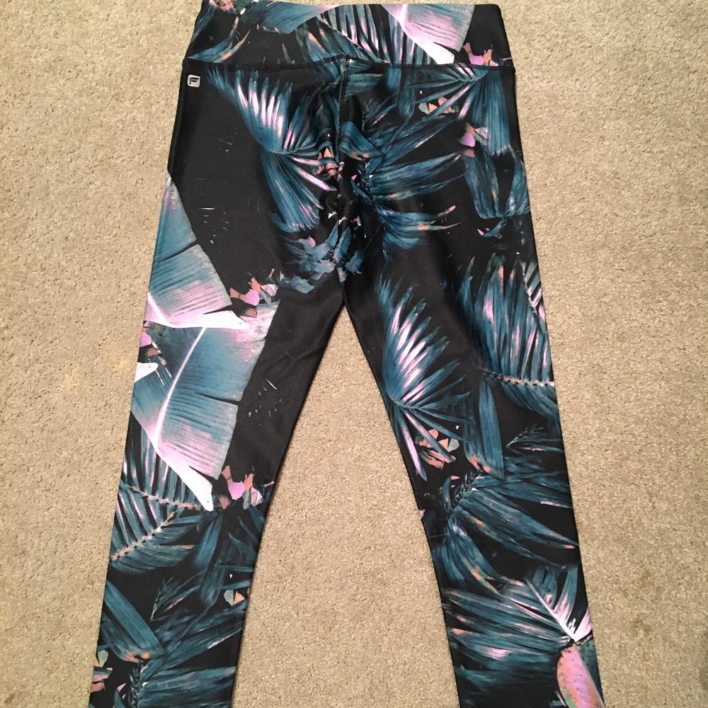 Fabletics Salar Capri - image 4
